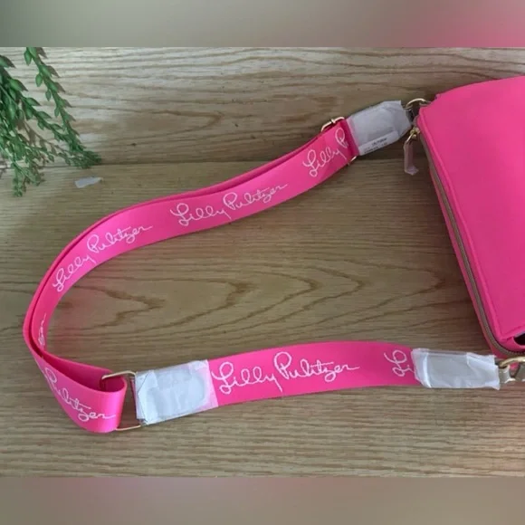 NWT Lilly Pulitzer Aura Pink Neoprene Crossbody Bag